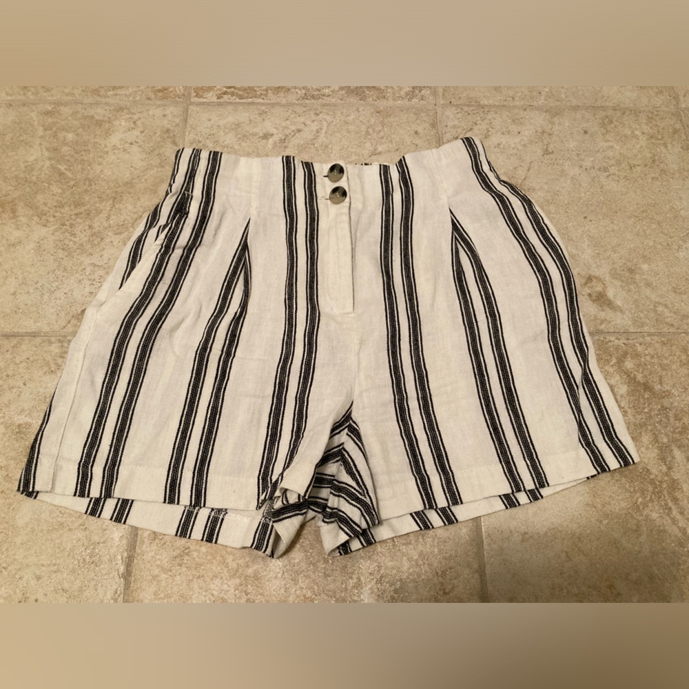🌸3/$20🍉 Dynamite Striped High Waisted Shorts